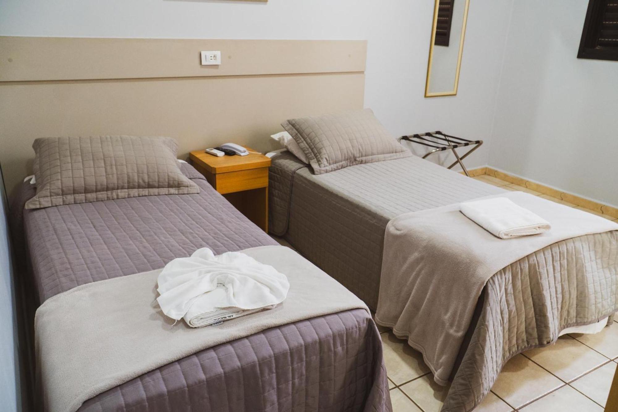 Hotel Casablanca Санта-Барбара-д'Уэсти Экстерьер фото